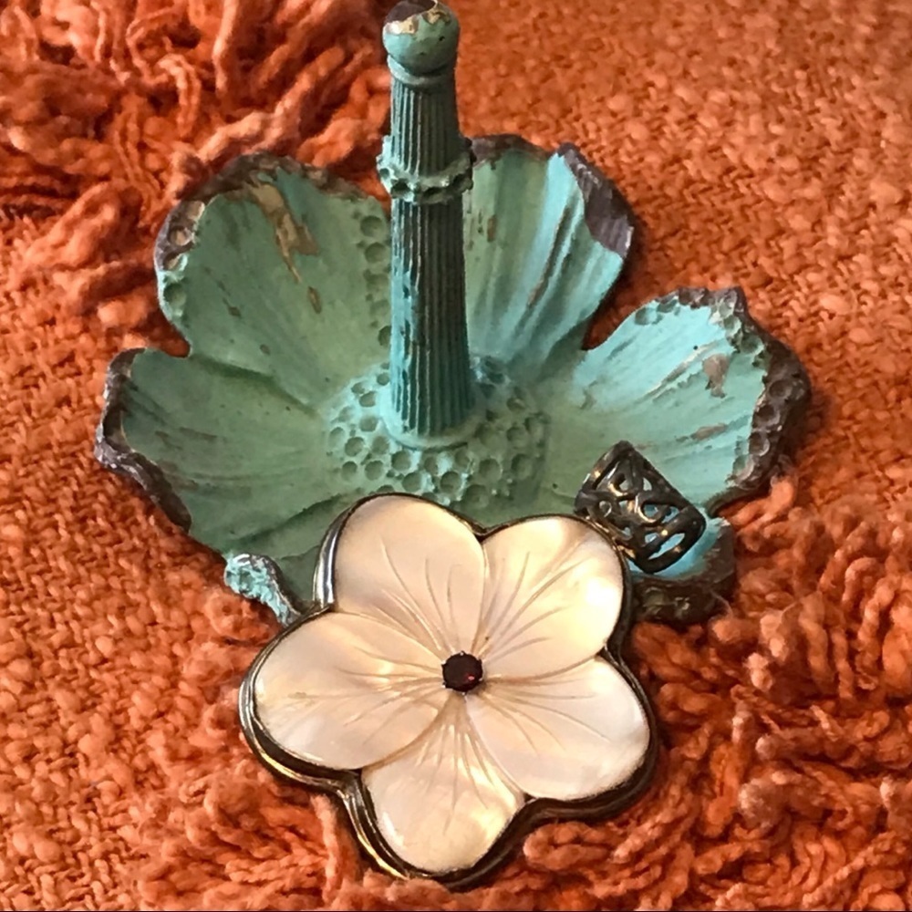 Vintage rose quartz & sterling flower pendant